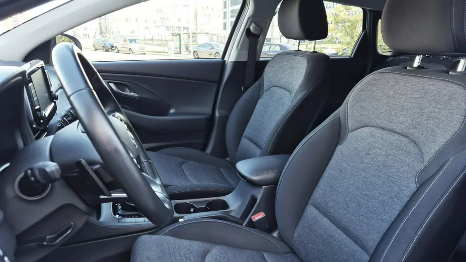 HYUNDAI i30 -