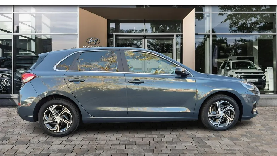 HYUNDAI i30 -