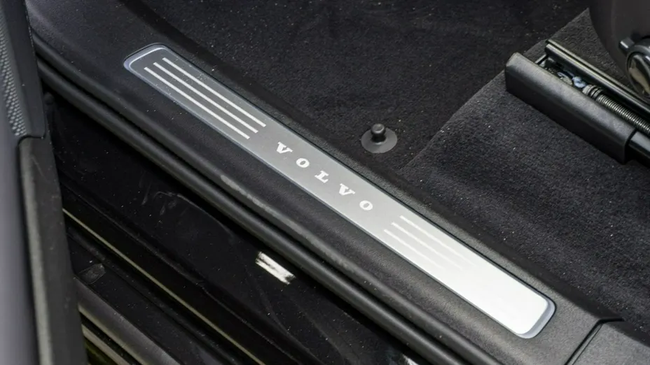 VOLVO XC90 -