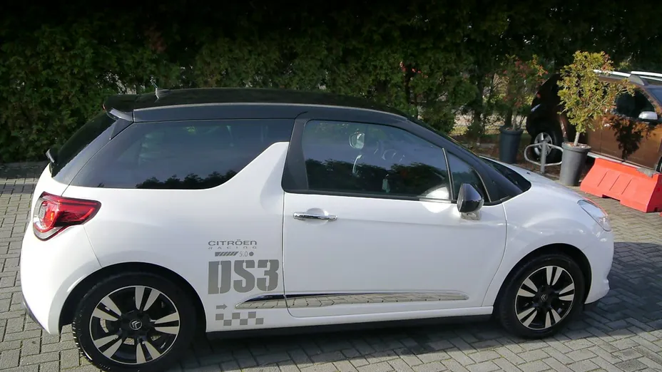 CITROEN DS3 -