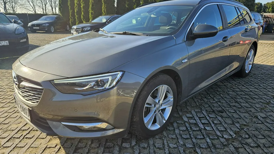 OPEL Insignia -