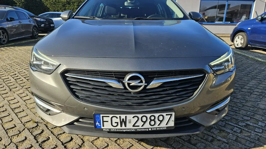 OPEL Insignia -