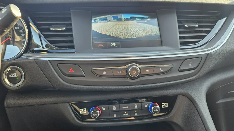 OPEL Insignia -