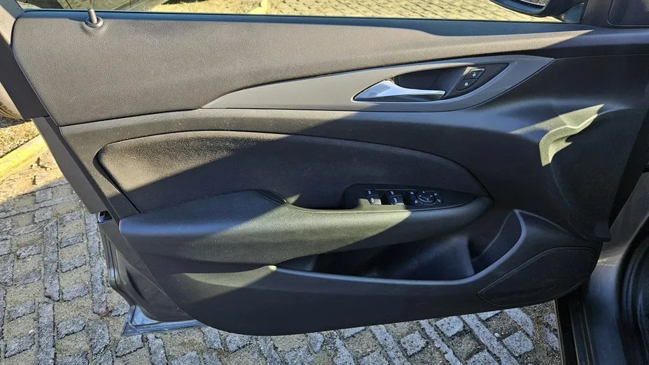 OPEL Insignia -