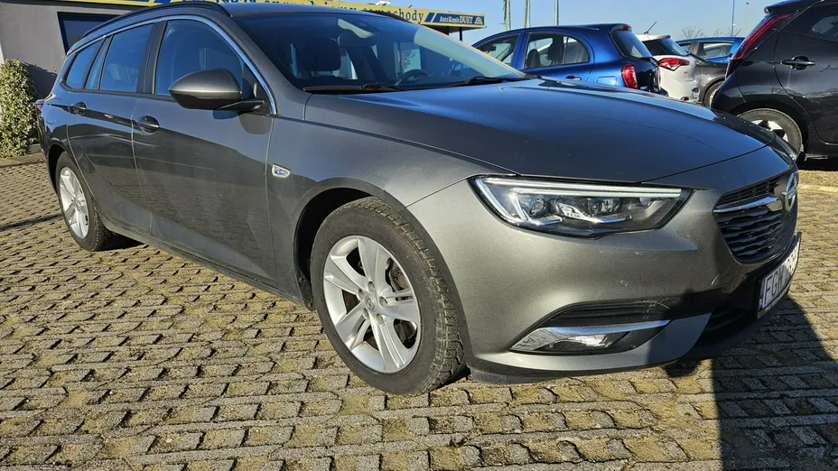 OPEL Insignia -