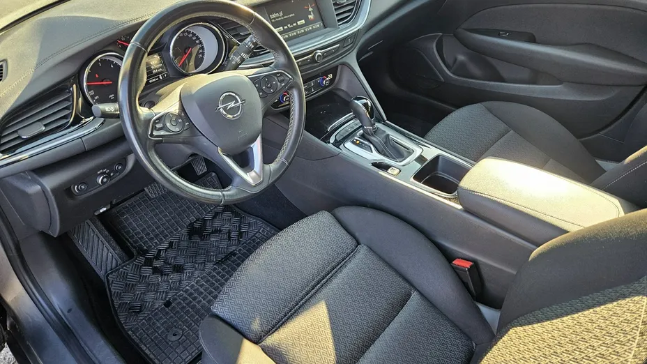 OPEL Insignia -