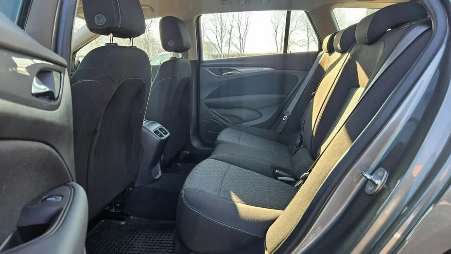 OPEL Insignia -
