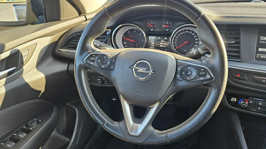 OPEL Insignia -