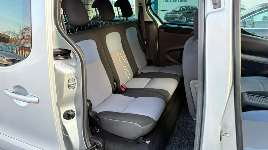 PEUGEOT Partner -