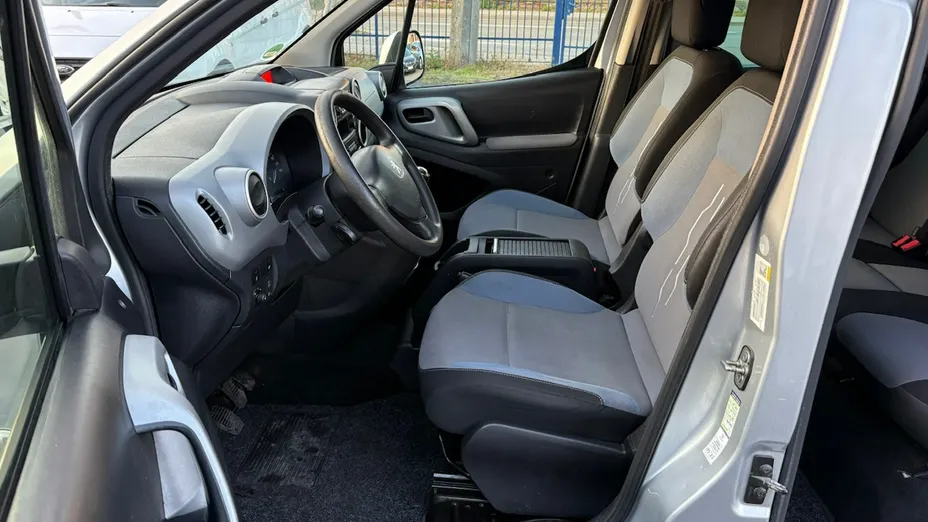PEUGEOT Partner -