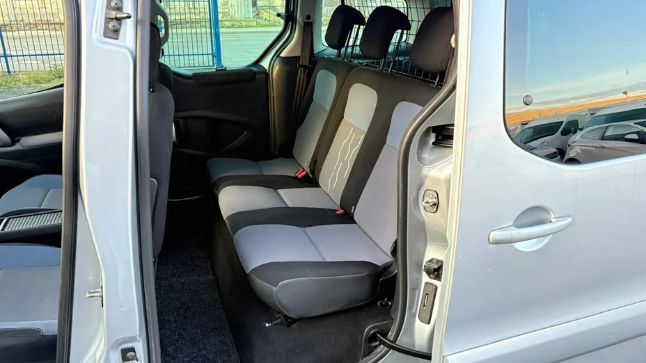 PEUGEOT Partner -