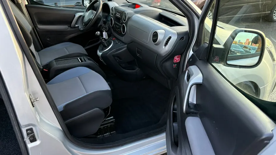 PEUGEOT Partner -
