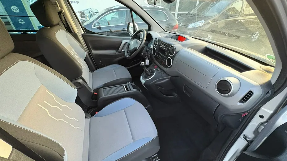 PEUGEOT Partner -