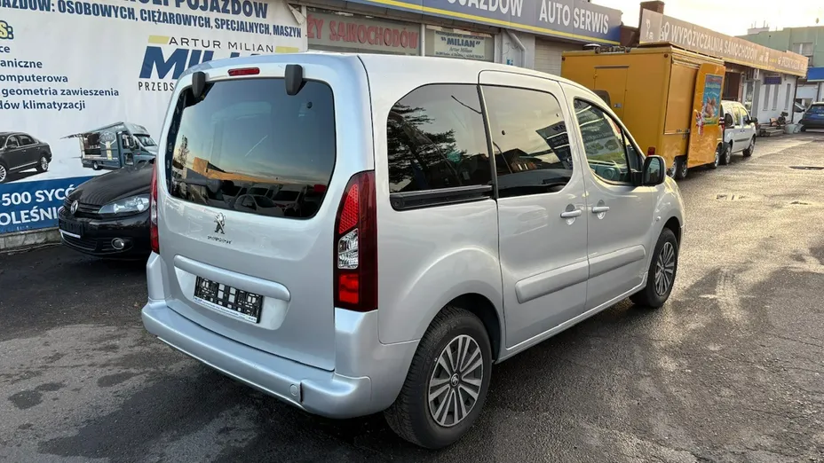 PEUGEOT Partner -