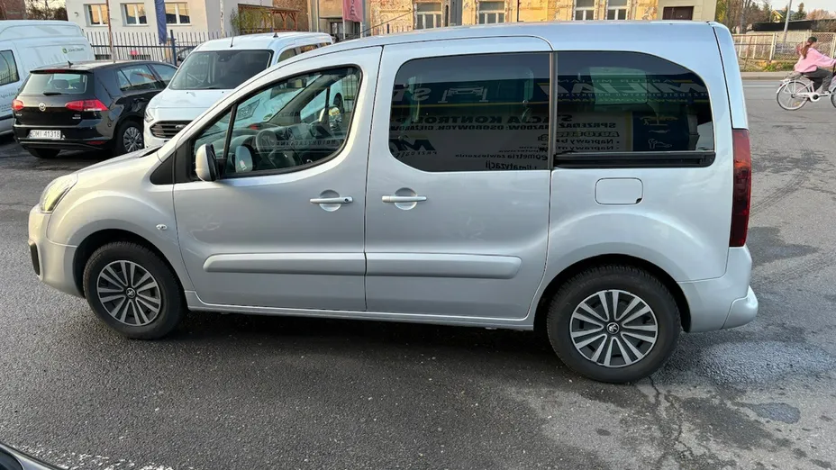 PEUGEOT Partner -