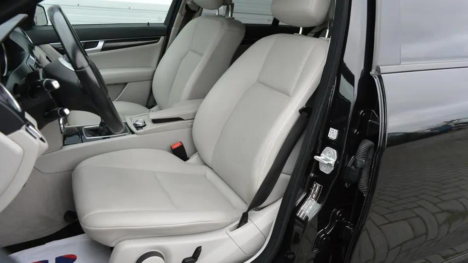 MERCEDES-BENZ C Klasa -