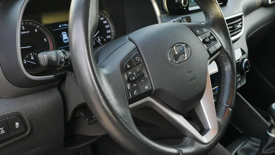 HYUNDAI Tucson -