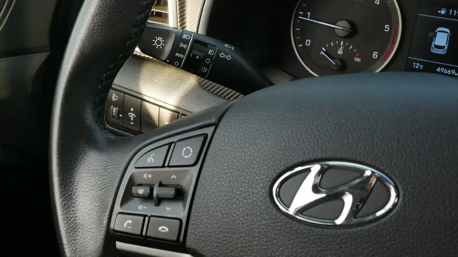 HYUNDAI Tucson -
