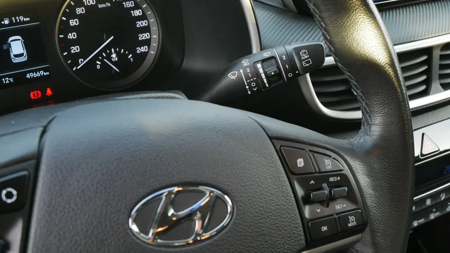 HYUNDAI Tucson -