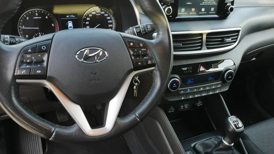 HYUNDAI Tucson -