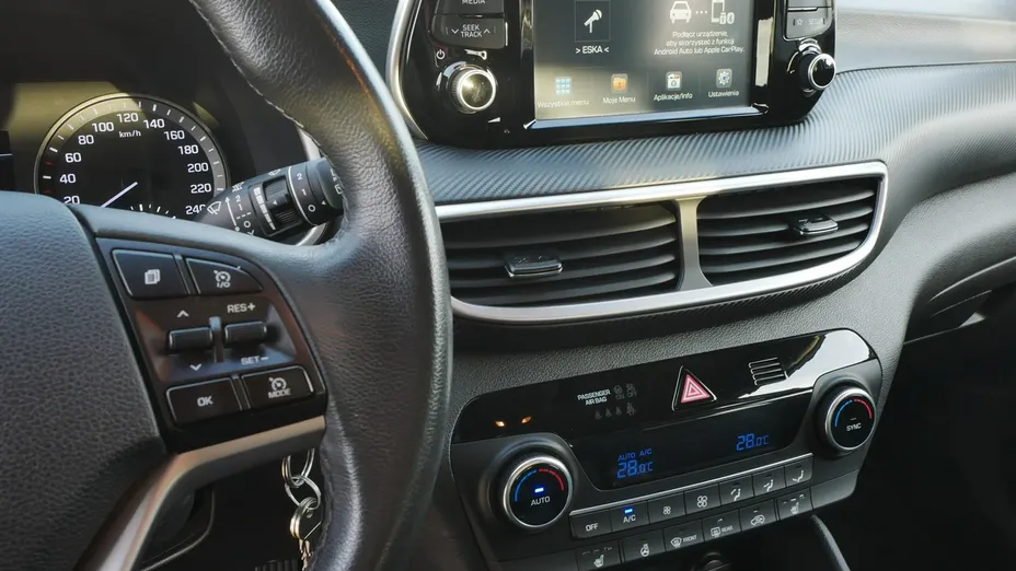 HYUNDAI Tucson -