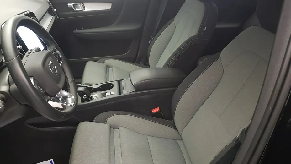 VOLVO XC40 -