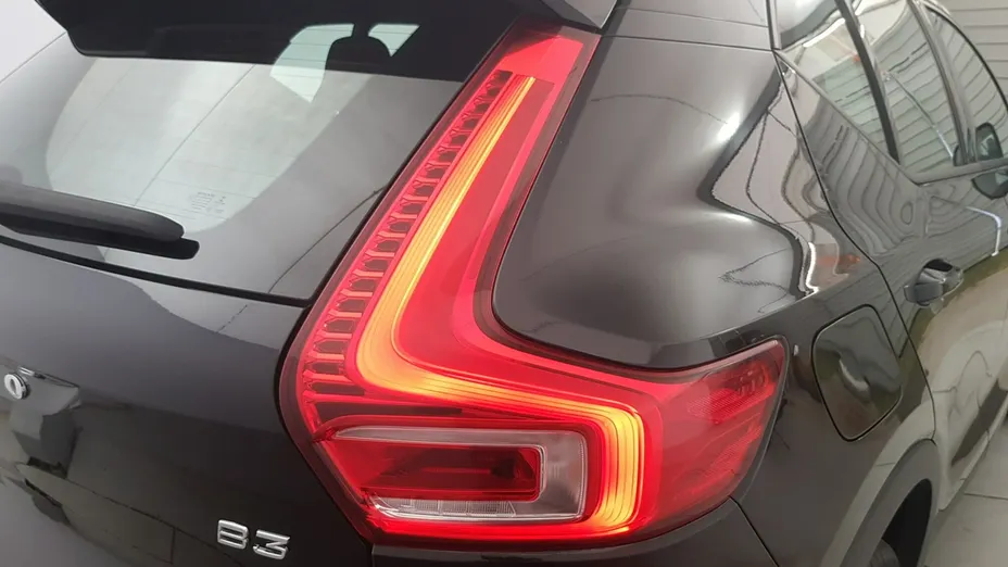 VOLVO XC40 -