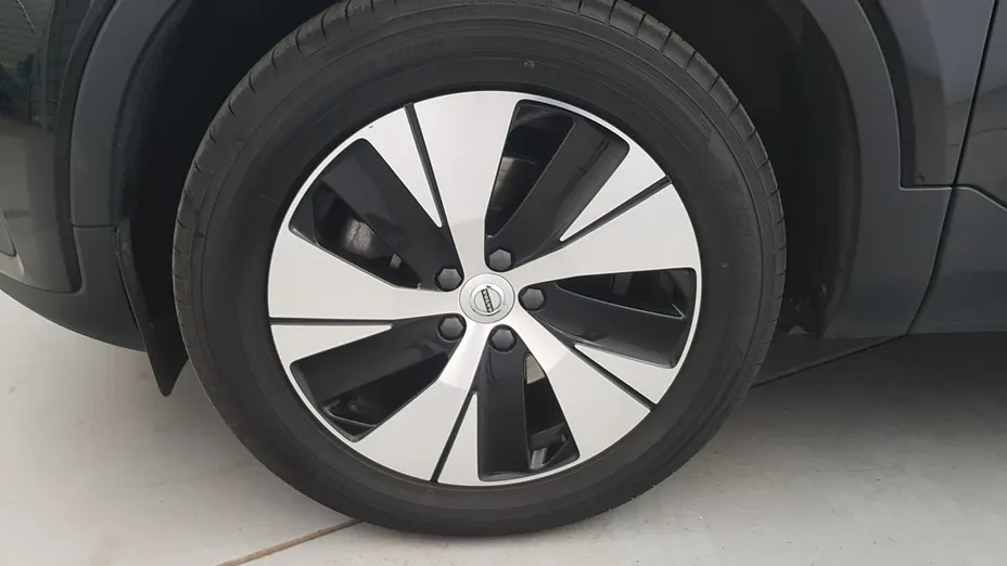 VOLVO XC40 -