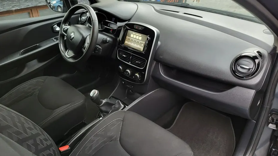 RENAULT Clio -