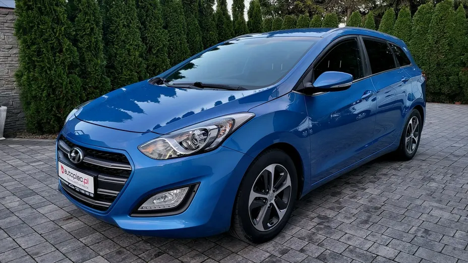 HYUNDAI i30 -