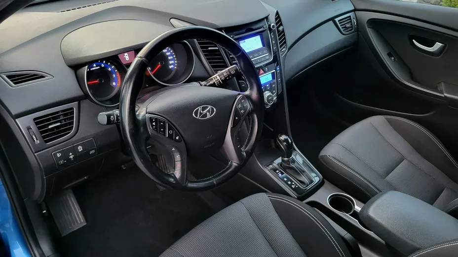 HYUNDAI i30 -