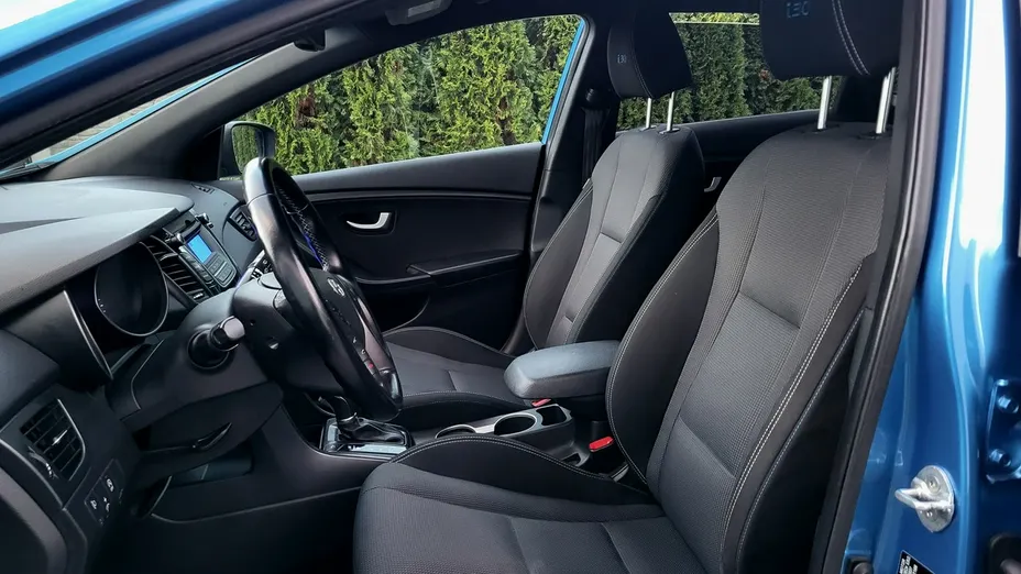 HYUNDAI i30 -