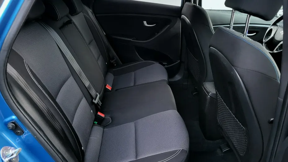 HYUNDAI i30 -