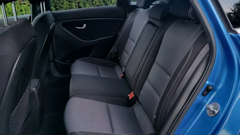 HYUNDAI i30 -