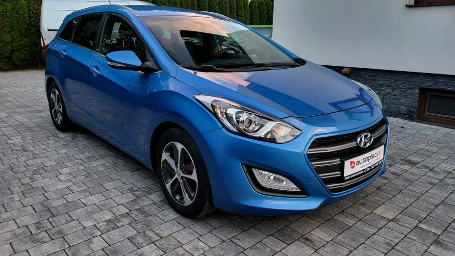 HYUNDAI i30 -