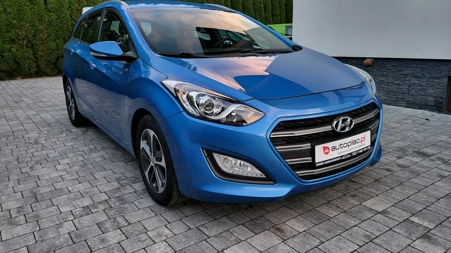 HYUNDAI i30 -