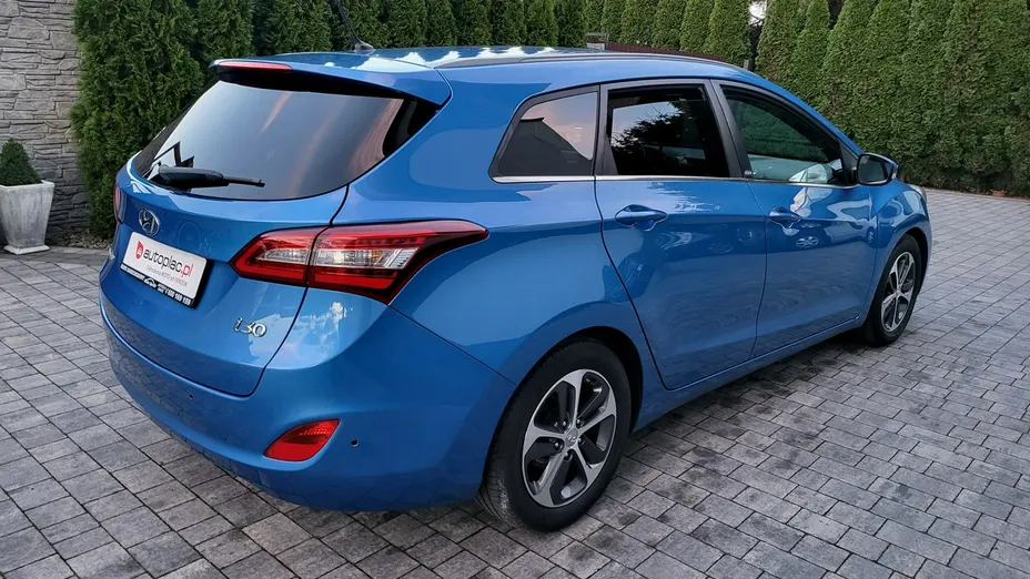 HYUNDAI i30 -
