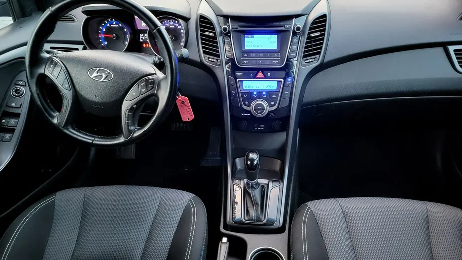 HYUNDAI i30 -