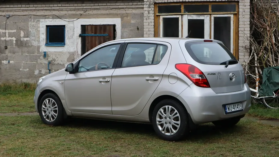 HYUNDAI i20 -