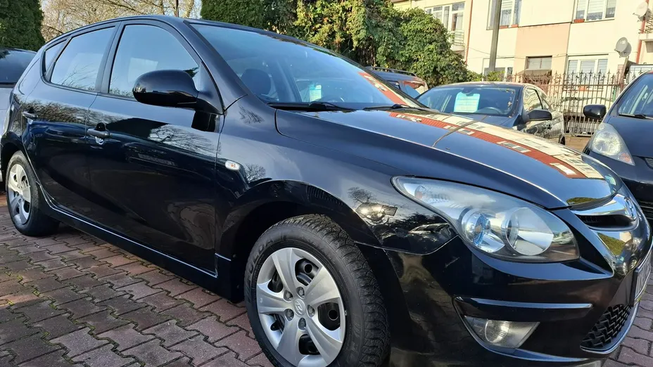 HYUNDAI i30 -