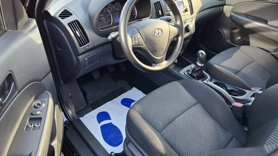 HYUNDAI i30 -