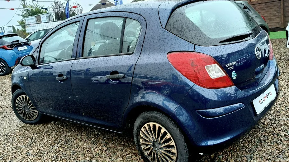 OPEL Corsa -