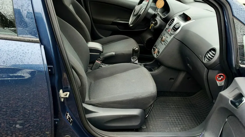 OPEL Corsa -