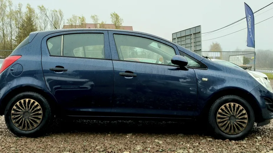 OPEL Corsa -
