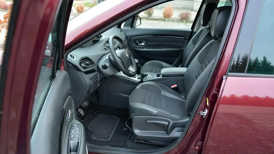 RENAULT Scenic -
