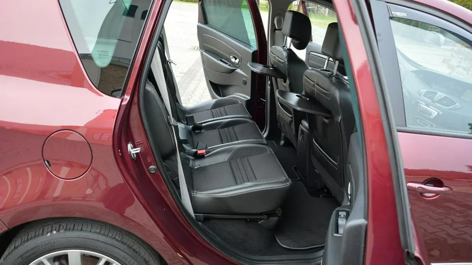 RENAULT Scenic -