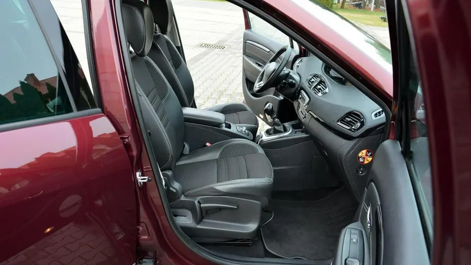 RENAULT Scenic -