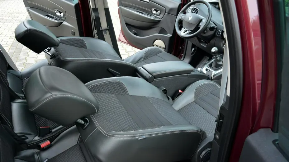 RENAULT Scenic -