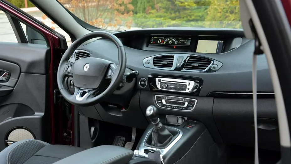 RENAULT Scenic -