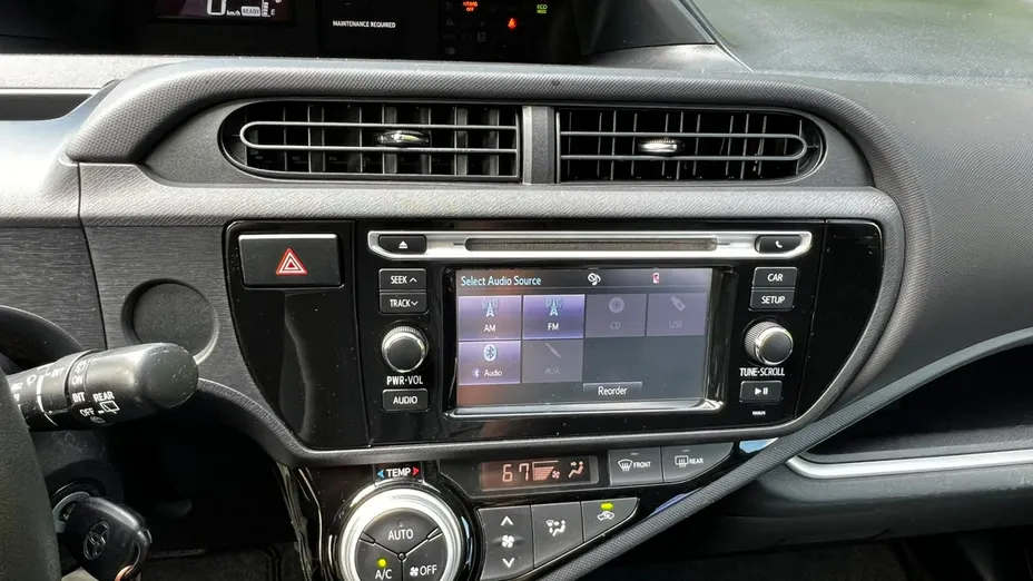 TOYOTA Prius -